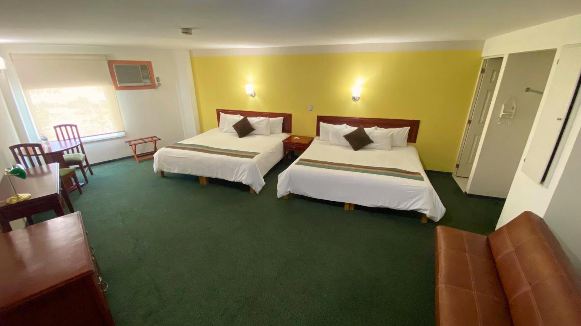 Hotel Enterprise Inn Poliforum León de los Aldamas Extérieur photo